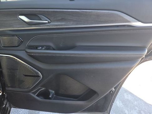 Used 2021 Jeep Grand Cherokee L Overland w/ Luxury Tech Group IV image 29