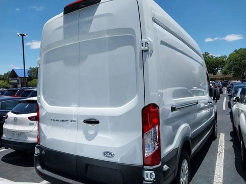 Used 2019 Ford Transit 250 148 High Roof RWD image 4