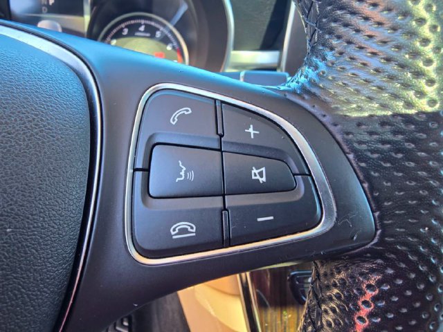 Used 2018 Mercedes-Benz GLC 300 4MATIC image 27