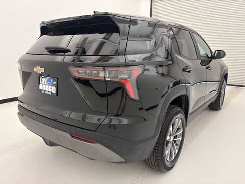 Used 2025 Chevrolet Equinox LT AWD/4WD image 18