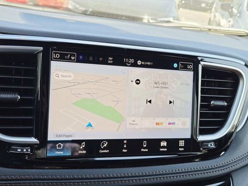 New 2026 Chrysler Pacifica Pinnacle image 25