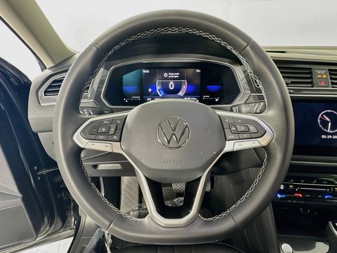 Used 2023 Volkswagen Tiguan SE FWD image 11