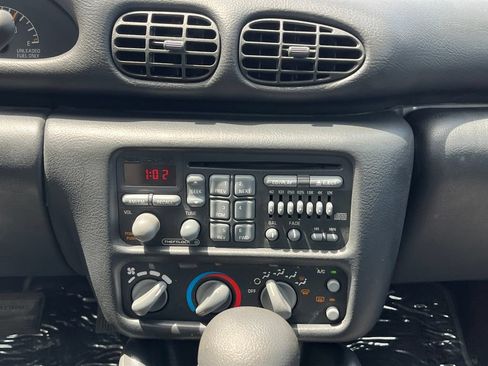 Used 1999 Pontiac Sunfire GT FWD image 23