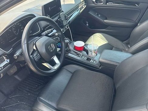 Used 2024 Honda Civic EX-L image 11