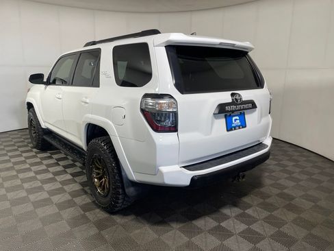 Used 2019 Toyota 4Runner TRD Off-Road AWD/4WD image 5