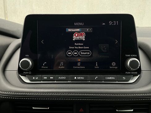 Used 2025 Nissan Rogue SV image 29