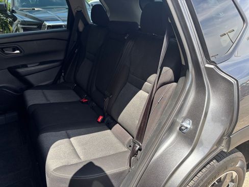 Used 2025 Nissan Rogue SV AWD/4WD image 39