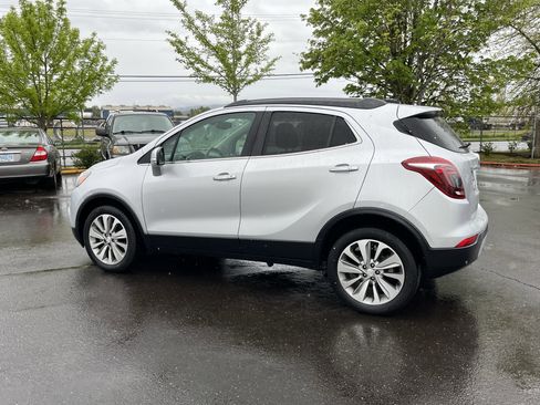 Used 2019 Buick Encore Preferred FWD image 3
