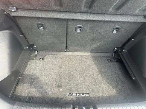 Used 2023 Hyundai Venue SEL w/ Cargo Package FWD image 5