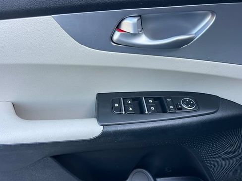Used 2023 Kia Forte LXS FWD image 11