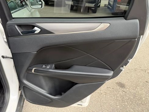 Used 2017 Lincoln MKC Premiere FWD image 31