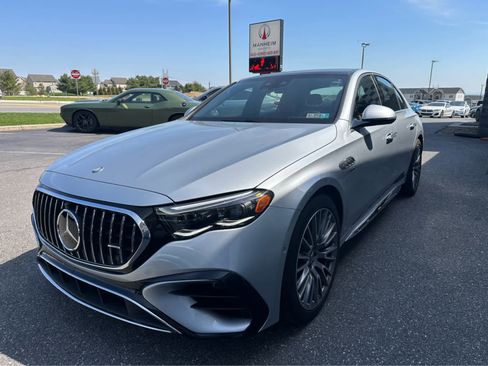 Used 2025 Mercedes-Benz E 53 AMG e 4MATIC Sedan image 4