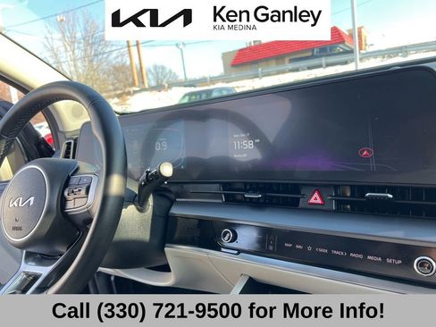 Certified 2025 Kia Sportage EX w/ Premium Package image 39