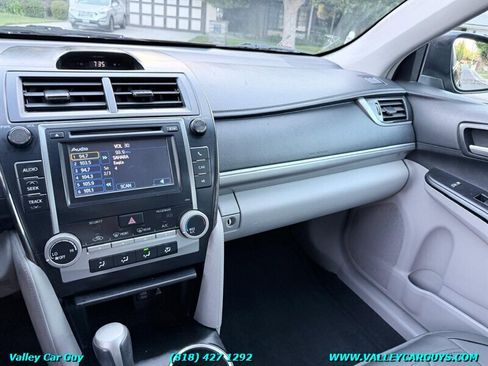 Used 2012 Toyota Camry LE FWD image 17