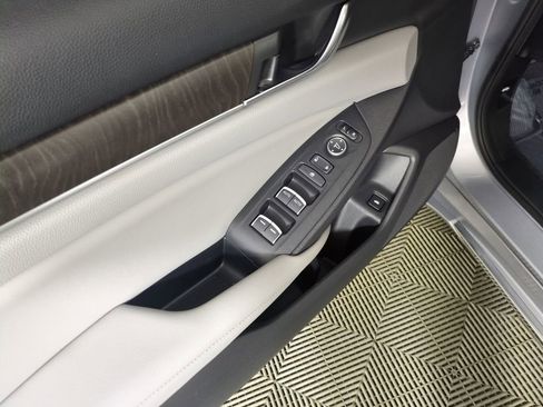 Used 2019 Honda Accord EX image 14