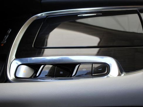 Used 2023 Buick Enclave Essence w/ Sound and Sites Package image 45