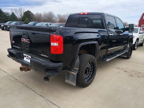 Used 2017 GMC Sierra 2500 Denali w/ Duramax Plus Package AWD/4WD image 6