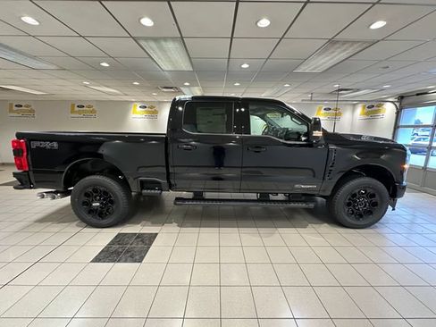 New 2026 Ford F250 Lariat w/ Black Appearance Package AWD/4WD image 3