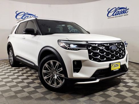Used 2025 Ford Explorer Platinum RWD image 1