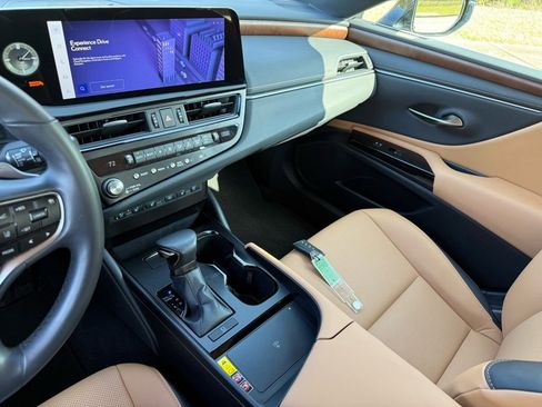 Certified 2025 Lexus ES 350 w/ Premium Package image 33