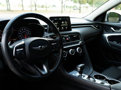 Used 2021 Genesis G70 2.0T image 16