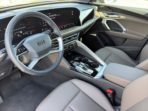 Certified 2025 Audi Q5 Premium w/ Convenience Package AWD/4WD image 11
