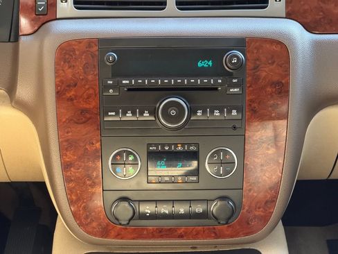 Used 2011 Chevrolet Silverado 2500 LTZ w/ LTZ Plus Package AWD/4WD image 17