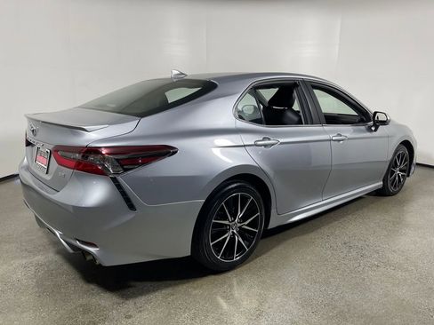 Certified 2023 Toyota Camry SE image 3