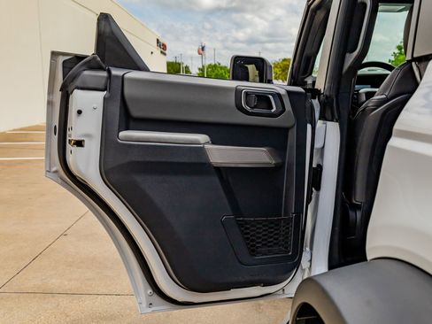 Used 2022 Ford Bronco Black Diamond w/ Sasquatch Package image 38