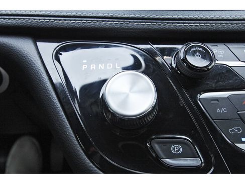 Used 2024 Chrysler Pacifica Limited FWD image 29