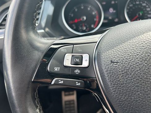 Used 2020 Volkswagen Tiguan SE R-Line AWD/4WD image 18