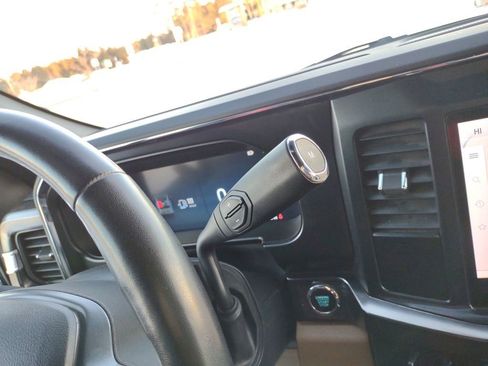 Used 2024 Ford F350 Lariat image 27