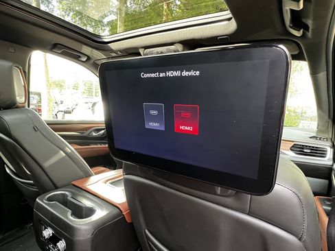 Used 2023 GMC Yukon Denali Ultimate AWD/4WD image 46