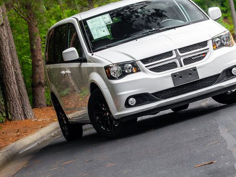 Used 2020 Dodge Grand Caravan GT FWD image 21