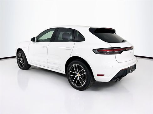 New 2025 Porsche Macan image 3