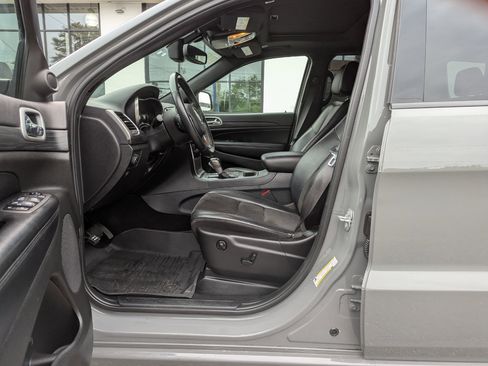 Used 2020 Jeep Grand Cherokee Altitude image 12