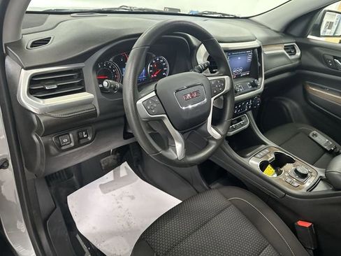 Certified 2023 GMC Acadia SLE w/ Driver Convenience Package image 12