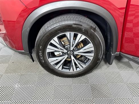 Certified 2021 Nissan Rogue SV image 4