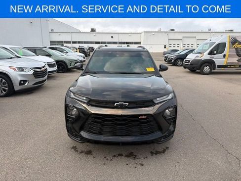 Used 2023 Chevrolet TrailBlazer RS w/ Convenience Package AWD/4WD image 3