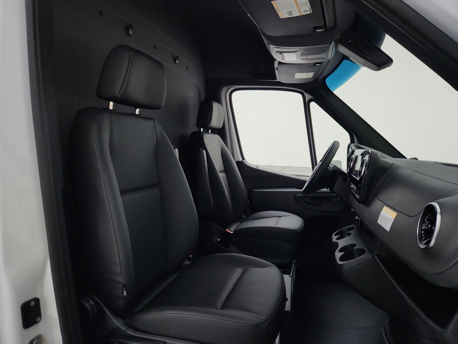 New 2025 Mercedes-Benz eSprinter 170 Cargo image 22