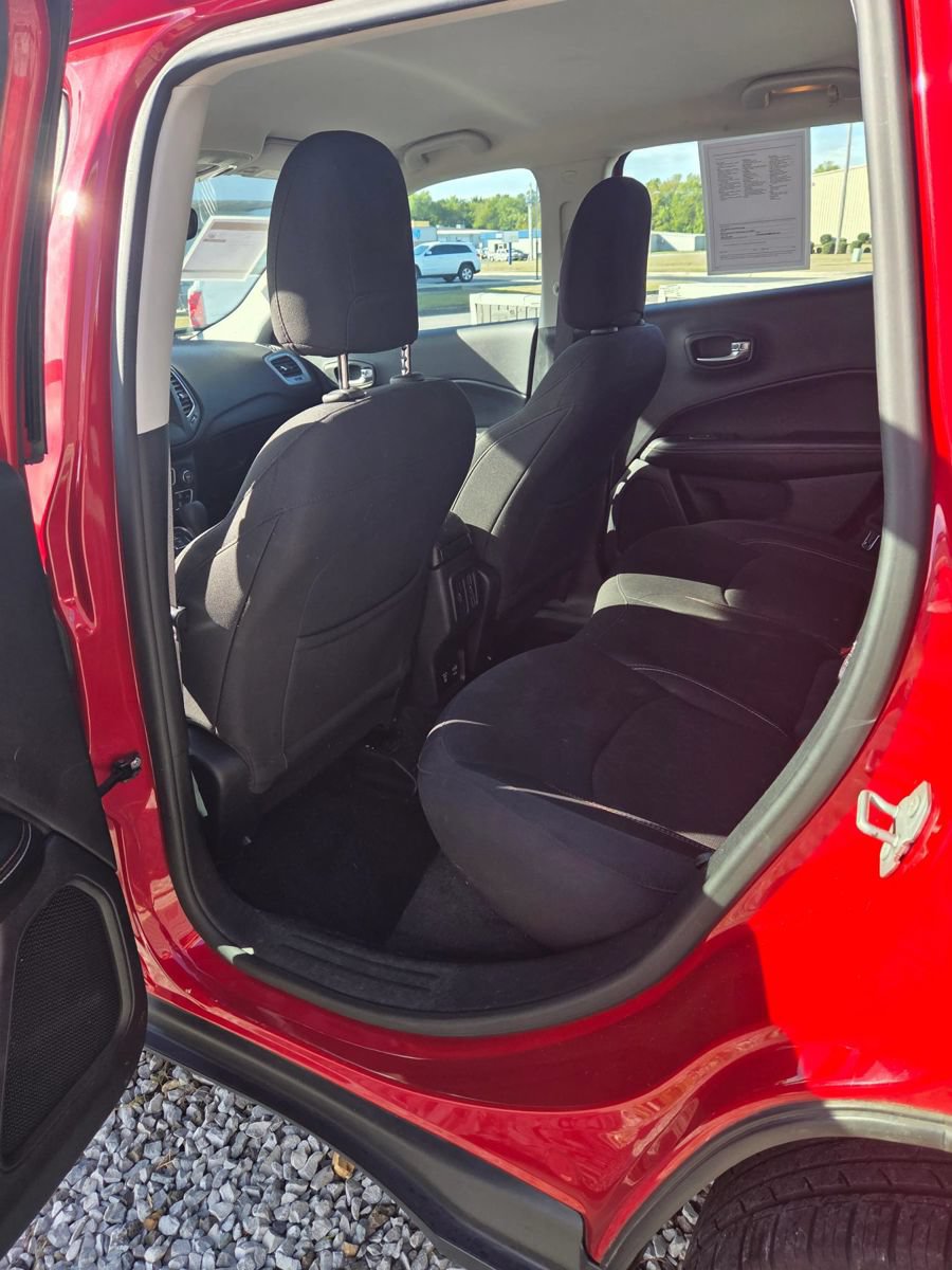 Used 2019 Jeep Compass Sport w/ Cold Weather Group AWD/4WD image 7