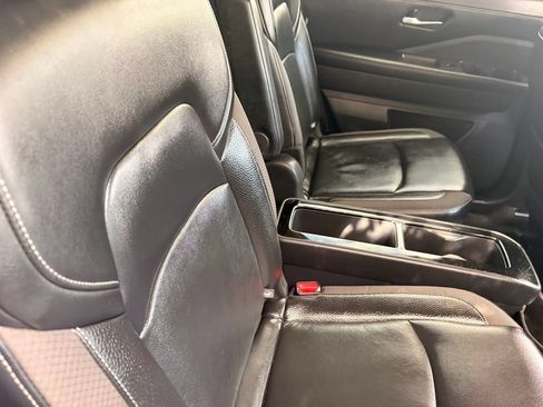 Used 2022 Nissan Pathfinder SL w/ SL Premium Package FWD image 14