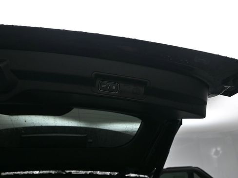 Certified 2022 Ford Explorer XLT w/ Equipment Group 202A image 27