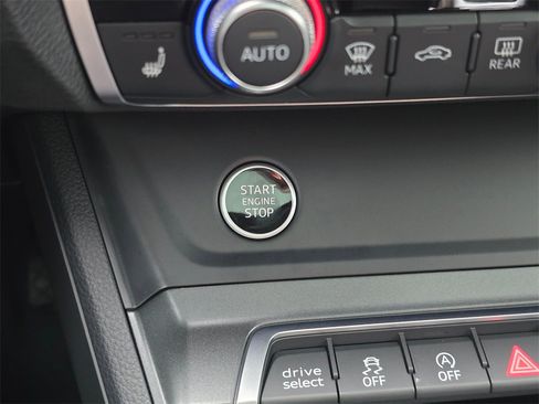 Used 2023 Audi Q3 2.0T Premium Plus image 33