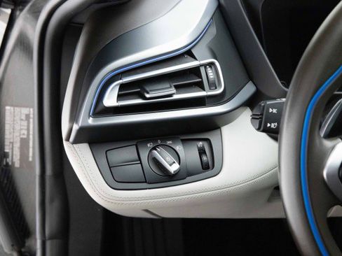 Used 2016 BMW i8 image 40
