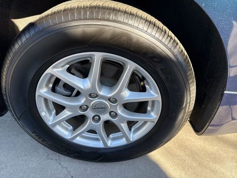 Used 2025 Chrysler Pacifica Select image 14