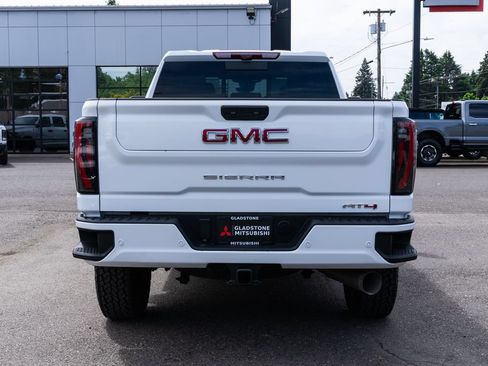 Used 2024 GMC Sierra 2500 AT4 w/ Technology Package AWD/4WD image 6