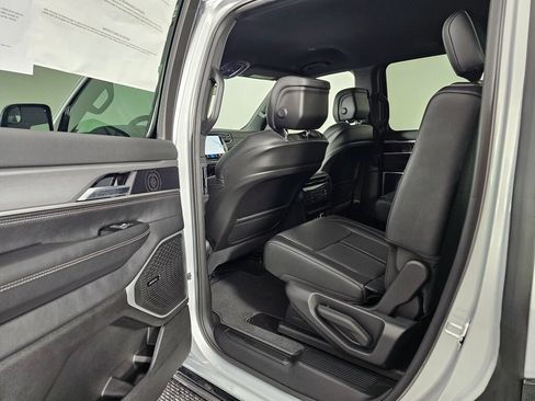New 2026 Jeep Grand Wagoneer Limited AWD/4WD image 35