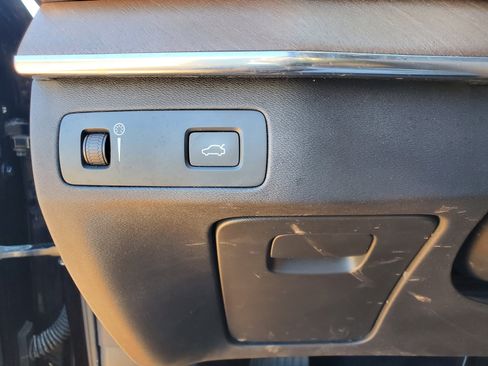 Used 2016 Volvo XC90 T6 image 19