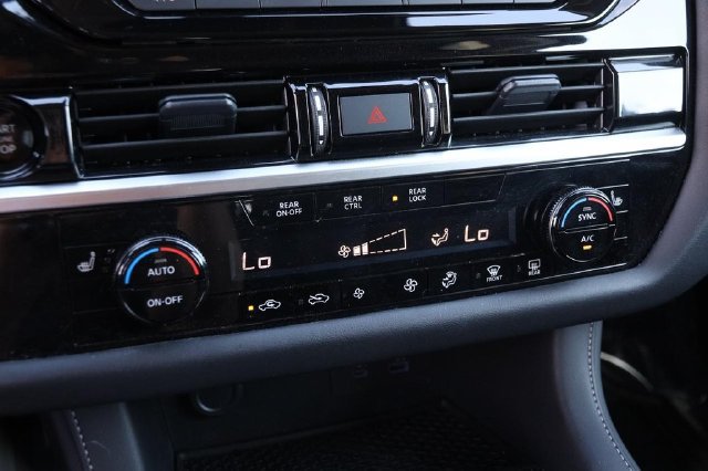 Certified 2025 Nissan Pathfinder SV AWD/4WD image 19